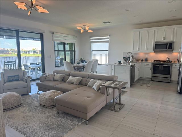 12712 SW Blue Mangrove Pkwy, Port St. Lucie, FL 34987