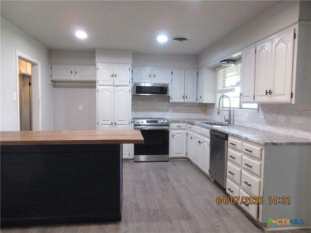 506 E Loop 121, Belton, TX 76513