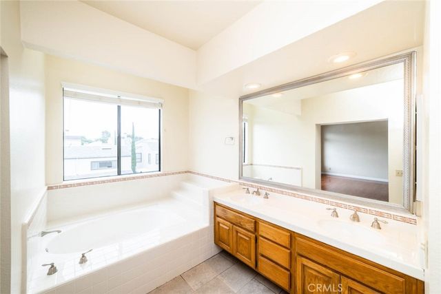 31 Waterway 3, Irvine, CA 92614