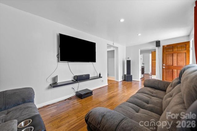 409 Toddville Road, Charlotte, NC 28214