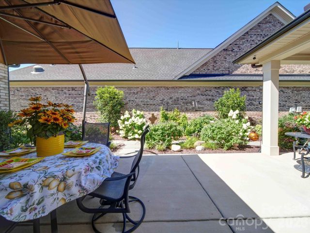5218 Courtyard Lane, Belmont, NC 28012