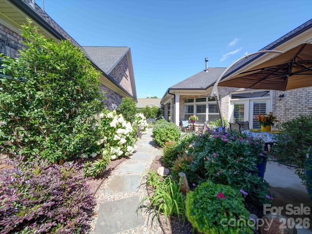 5218 Courtyard Lane, Belmont, NC 28012