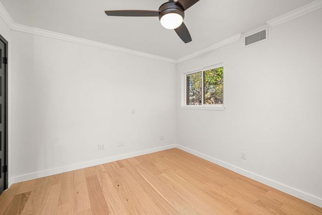 5747 Jackwood Street, Houston, TX 77096