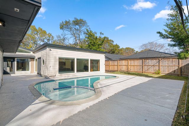 5747 Jackwood Street, Houston, TX 77096