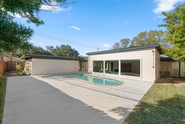 5747 Jackwood Street, Houston, TX 77096