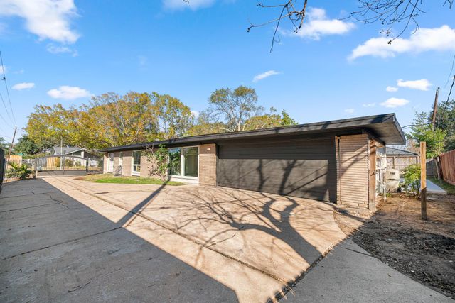 5747 Jackwood Street, Houston, TX 77096