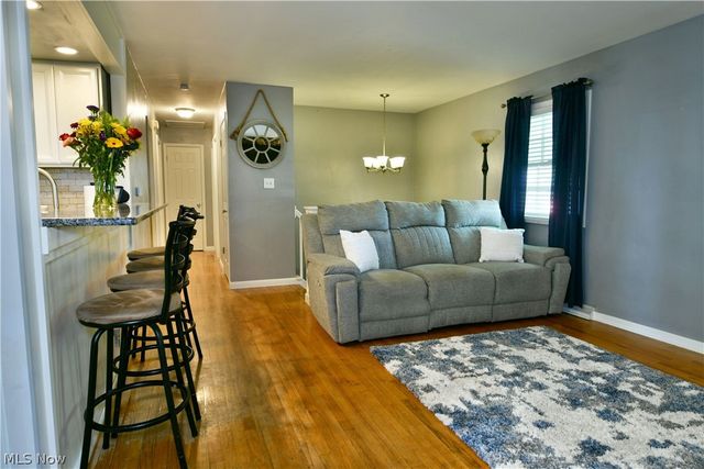 1809 Lemont Drive, Poland, OH 44514