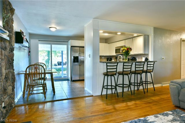 1809 Lemont Drive, Poland, OH 44514