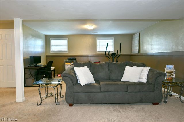 1809 Lemont Drive, Poland, OH 44514