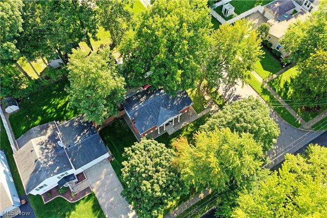 1809 Lemont Drive, Poland, OH 44514