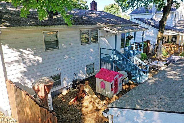 1809 Lemont Drive, Poland, OH 44514