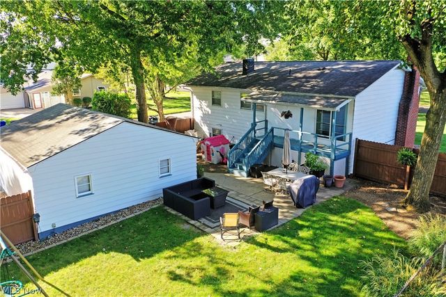 1809 Lemont Drive, Poland, OH 44514