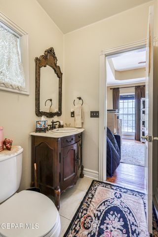 501 COUNTRY CLUB Road, El Paso, TX 79932
