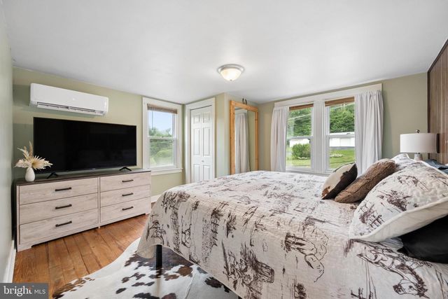 14615 PENNERSVILLE RD, Cascade, MD 21719