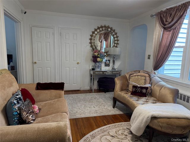 494 S Ocean Avenue 1 L, Freeport, NY 11520