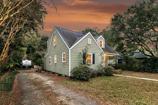 17 Riverdale Drive, Charleston, SC 29407