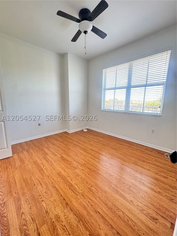 11002 NW 83rd St 213, Doral, FL 33178