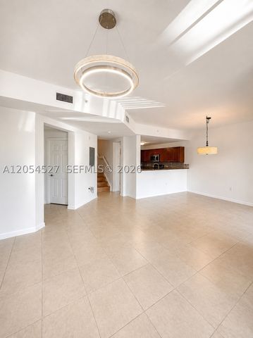 11002 NW 83rd St 213, Doral, FL 33178