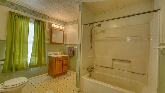 908 N 8th Street, Cambridge, OH 43725