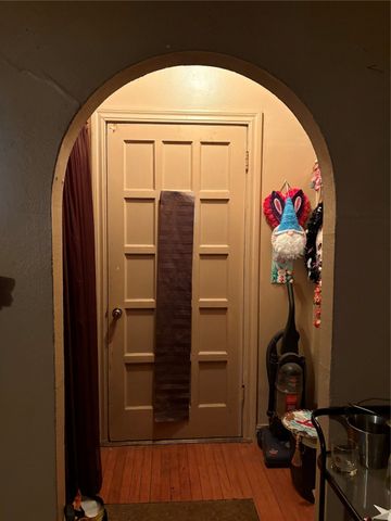 600 E Robert Street, Fort Worth, TX 76104