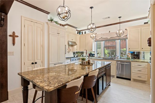 2201 Water Way, Seabrook, TX 77586