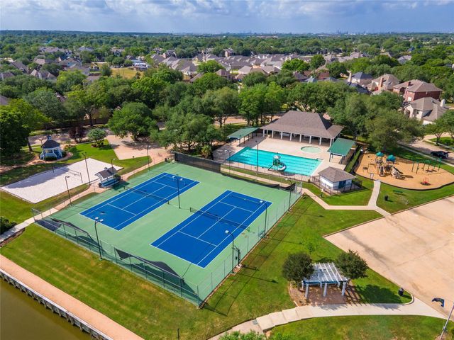 2201 Water Way, Seabrook, TX 77586