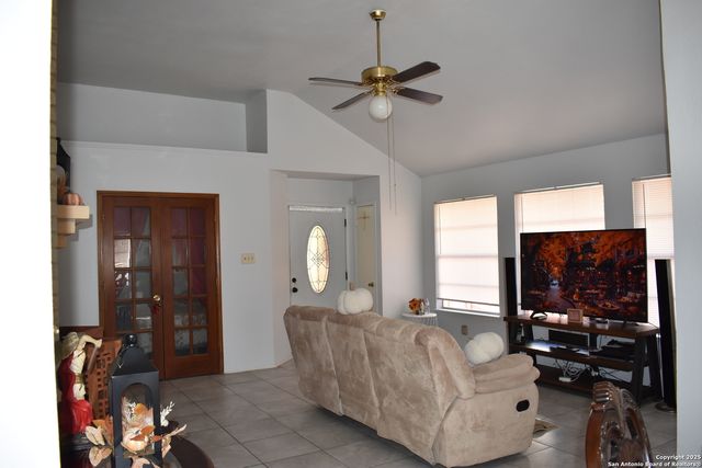 11406 Hatchet Pass Dr, San Antonio, TX 78245