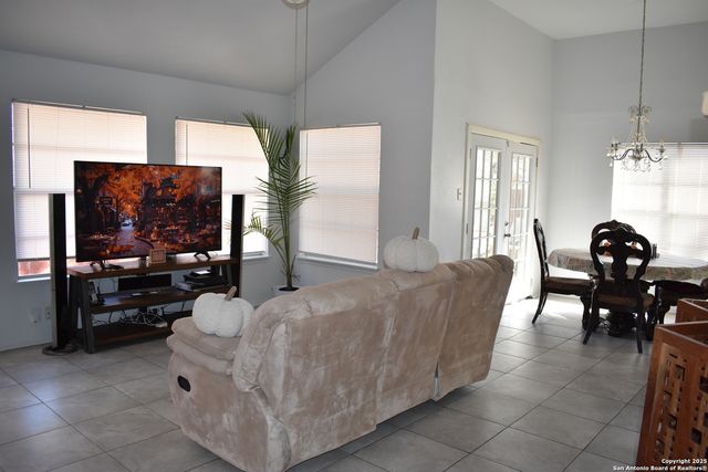 11406 Hatchet Pass Dr, San Antonio, TX 78245