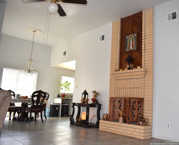 11406 Hatchet Pass Dr, San Antonio, TX 78245