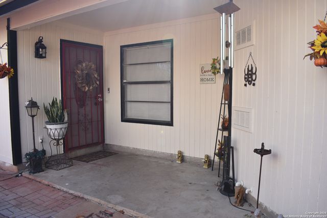 11406 Hatchet Pass Dr, San Antonio, TX 78245