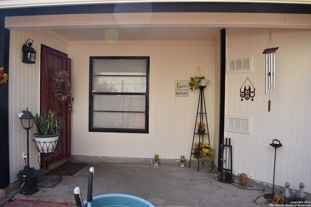 11406 Hatchet Pass Dr, San Antonio, TX 78245