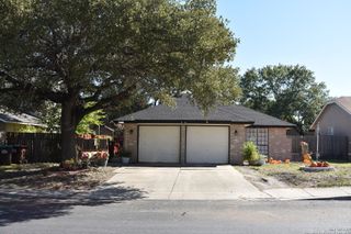 11406 Hatchet Pass Dr, San Antonio, TX 78245