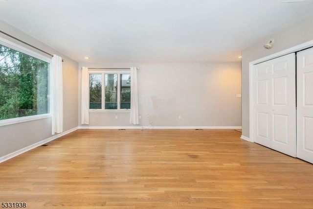 35 Taggart Way, Saddle Brook Twp., NJ 07663