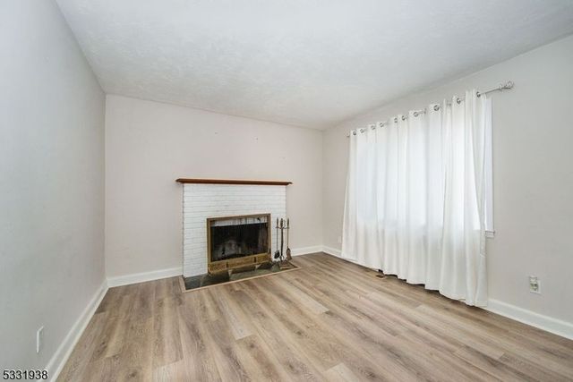 35 Taggart Way, Saddle Brook Twp., NJ 07663