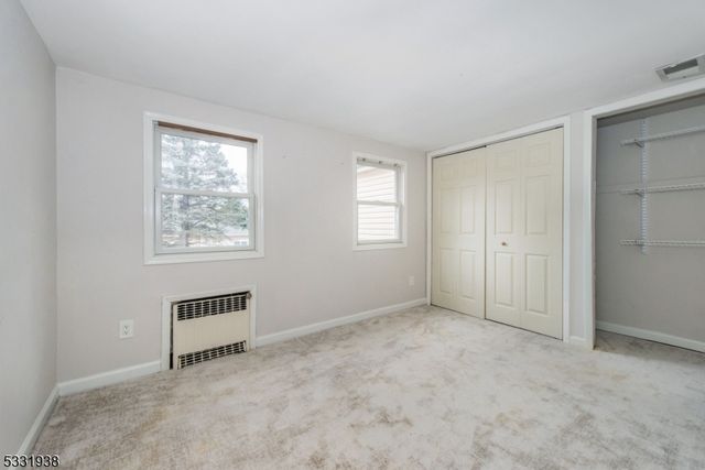 35 Taggart Way, Saddle Brook Twp., NJ 07663
