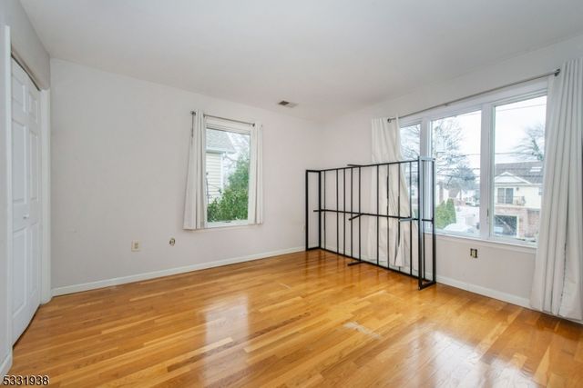 35 Taggart Way, Saddle Brook Twp., NJ 07663