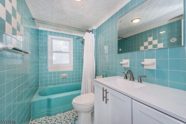 35 Taggart Way, Saddle Brook Twp., NJ 07663