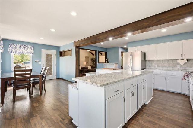 16413 Quinn Road, Smithville, MO 64089