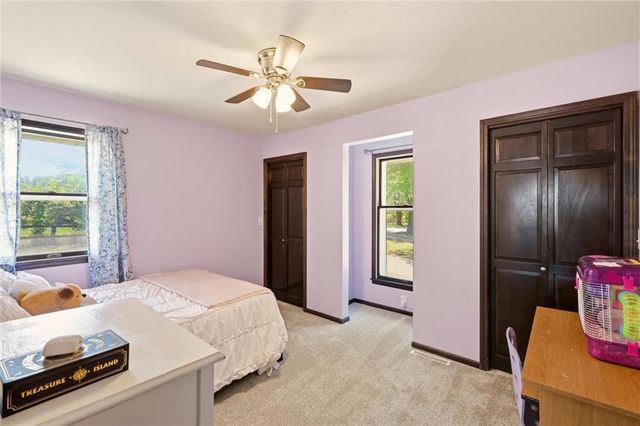 16413 Quinn Road, Smithville, MO 64089
