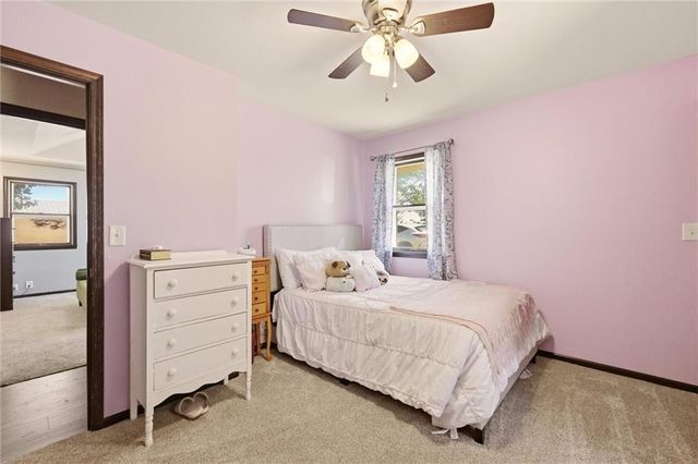 16413 Quinn Road, Smithville, MO 64089