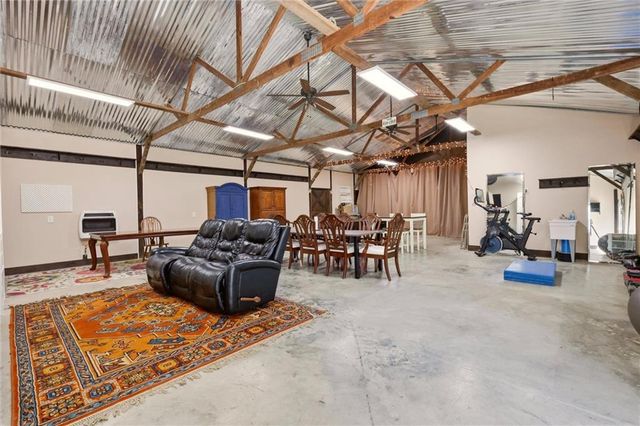 16413 Quinn Road, Smithville, MO 64089