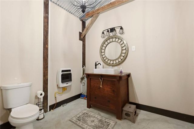 16413 Quinn Road, Smithville, MO 64089