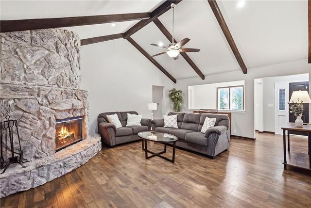 16413 Quinn Road, Smithville, MO 64089