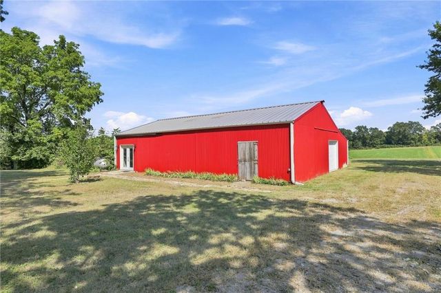 16413 Quinn Road, Smithville, MO 64089