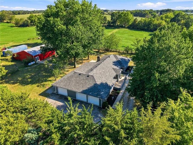 16413 Quinn Road, Smithville, MO 64089