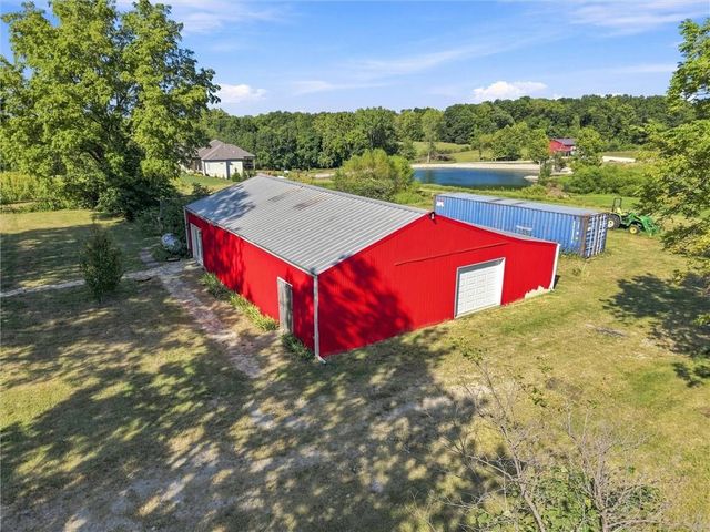 16413 Quinn Road, Smithville, MO 64089