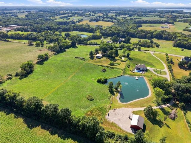 16413 Quinn Road, Smithville, MO 64089