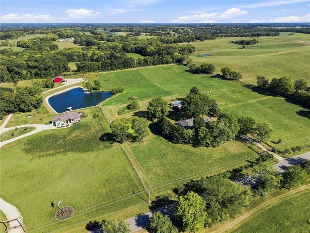 16413 Quinn Road, Smithville, MO 64089