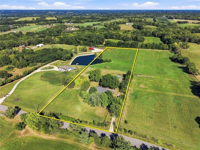 16413 Quinn Road, Smithville, MO 64089