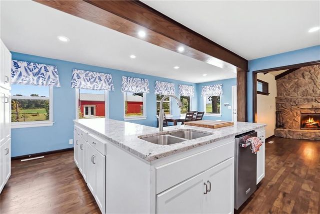 16413 Quinn Road, Smithville, MO 64089